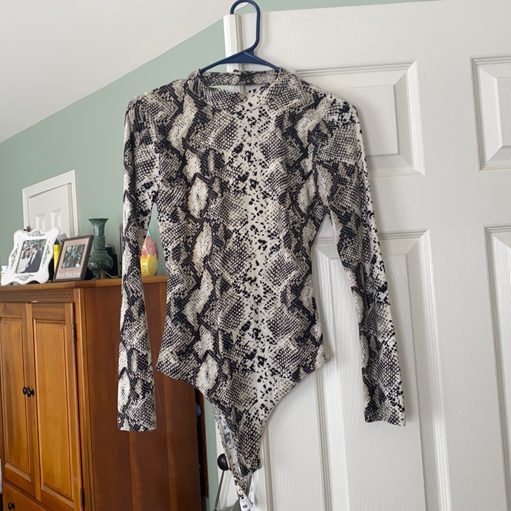 Long sleeve body suit